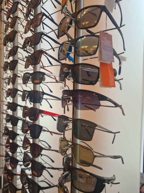 Výběr z více než 1500 brýlových obrub